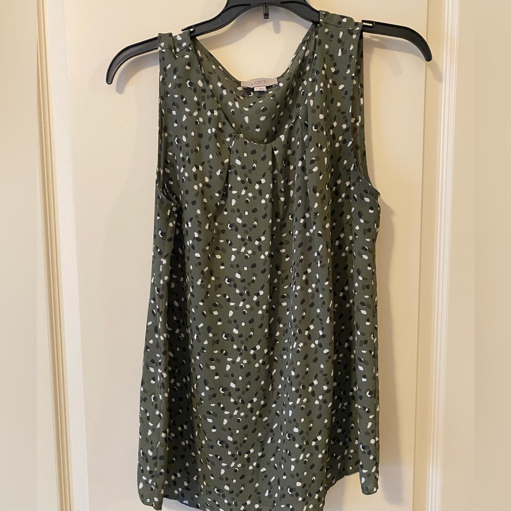 Loft Women's Sleeveless Green Top size M